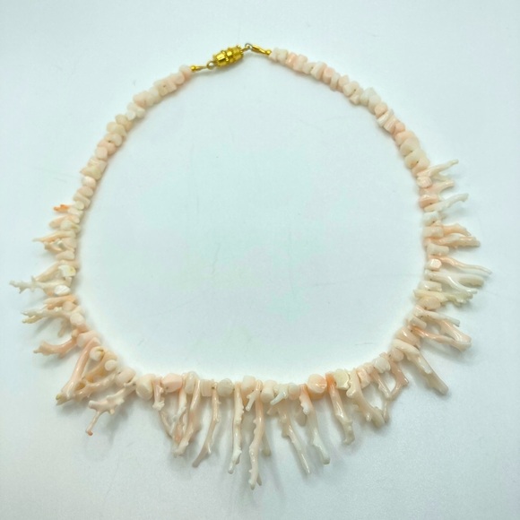 VTG Angel Skin Branch Coral Necklace 14.5” EUC - Picture 2 of 6